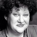 Pat Ast als Madam Pace