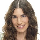 Romina Yan als Ana