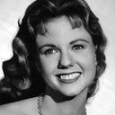 Carolyn Kearney als Valerie Whitman