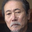 下元史朗 als Man in restroom stall