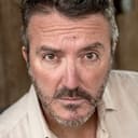 Mark Vernon Freestone als Arthur