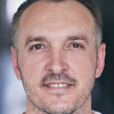 Toni Osmani als Maikis Chassanoglou