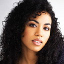 Ashley De La Rosa als Harper Blair
