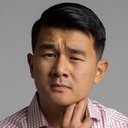 Ronny Chieng als Mr. Wong