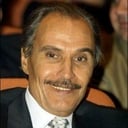 Ezzat Al Alaily als Hassan Al-Wakeel