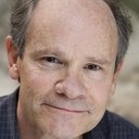 Ethan Phillips als Dr. Donal Ennis
