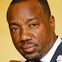 Malik Yoba als Detective Carson