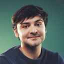 John Higgins als Baba Booey Shouter