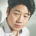 Jung Jun-won als Korean Student