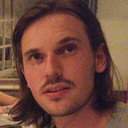 Max Isaacs als Kermit Williams