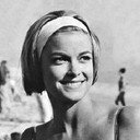 Patti Chandler als Robot