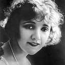 Constance  Talmadge als Suzanne Ercoll