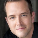 Nathan Hollabaugh als Reporter #1