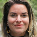 Sophie Tapie als Julie Barnier