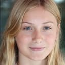 Saga Samuelsson als Lisa (11 Years Old)