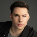 Zac Vran als Elf Performer
