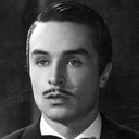 Carlos Agostí als Dr. César Supulveda