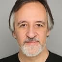 Óscar Goikoetxea als Gorka /Voz Periodista Prólogo
