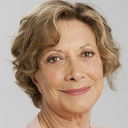 Maria Emília Correia als Tia Carolina