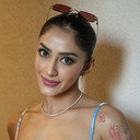 Divya Sharma als 