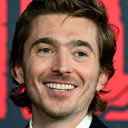 Austin Abrams als Dash