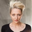 Martina Apostolova als Irina