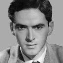 John Breslin als Captain Munro