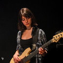 Serena Zacharias als Ellie