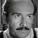 Jiří Voskovec als Dr. Tredman