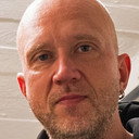 Jon Larsen als Drums