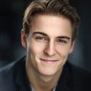 Evan Roderick als Justin Davis