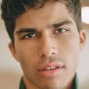 Alex Aiono als Kyle