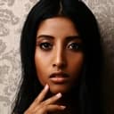 Ketaki Narayan Kulkarni als Mona Mansekar