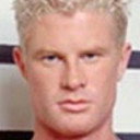 Reid Hutchins als Joey