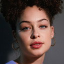 Liz Caribel Sierra als Regina