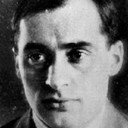 Mikhail Kaufman als The Cameraman