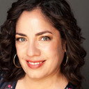 Marcela Salmon als Woman with Rifle