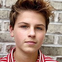 Liam Mitchell als Max (voice)