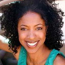 Erika L. Holmes als Detective Evelyn Epps