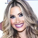 Natalie Peri als Desire / Witch