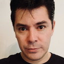 Jaime Alvarado als Professor