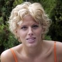 Szonja Oroszlán als Host - Taurus