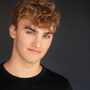 Garrison Allen als Bruce