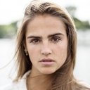 Olivia Lonsdale als Daphne