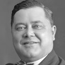 Eric Lindholm als Johan's assistant to find Bessie