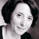 Marie Critchley als Joan Reade