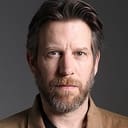 Andrew Tarbet als James Larson