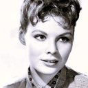 Jo Morrow als Newswoman
