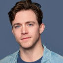 Jake Boyd als Chorus / Understudy Rolf