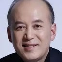 Guo Da als Dr. Chan